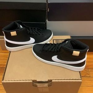 Brand New! Men’s Nike Court Royale 2 Black Onyx mid Size 9